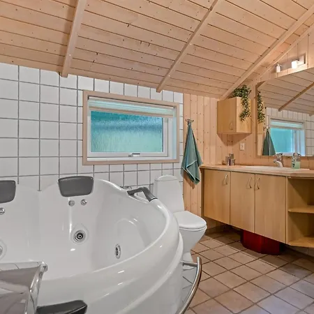 Prázdninový dům Kaare - 34-2km From The Sea By Interhome *