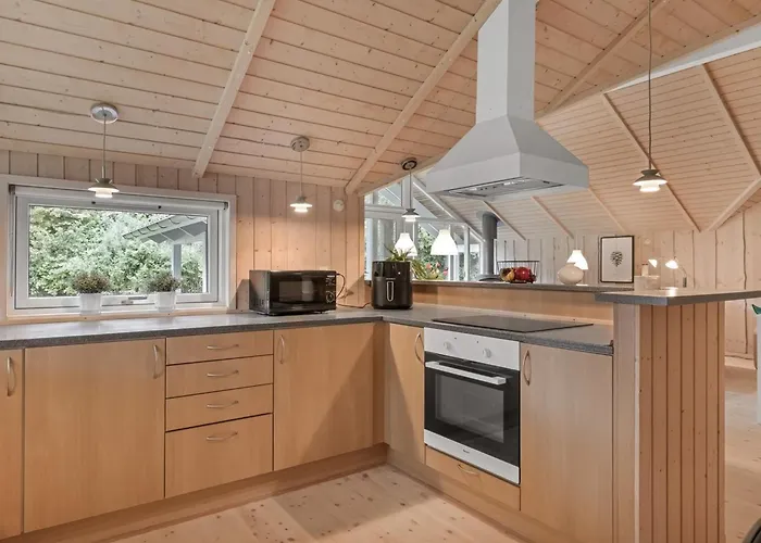 Kaare - 34-2km From The Sea By Interhome